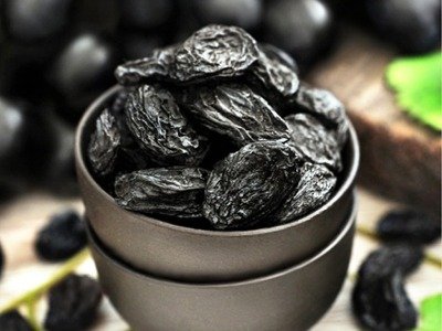 Dried Black Raisins