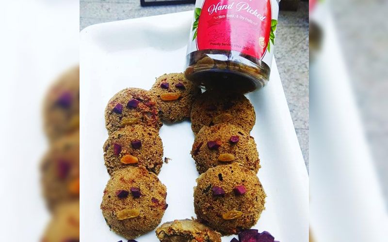 Raisins Stuffed Bajra Beetroot Idli